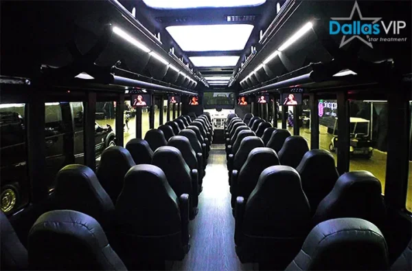 Coach Bus In2