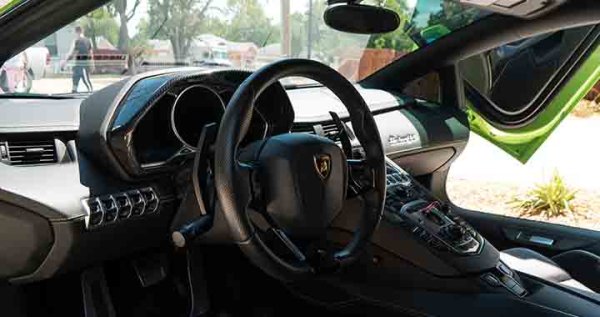 Lamborghini Aventador - Gallery Image 1